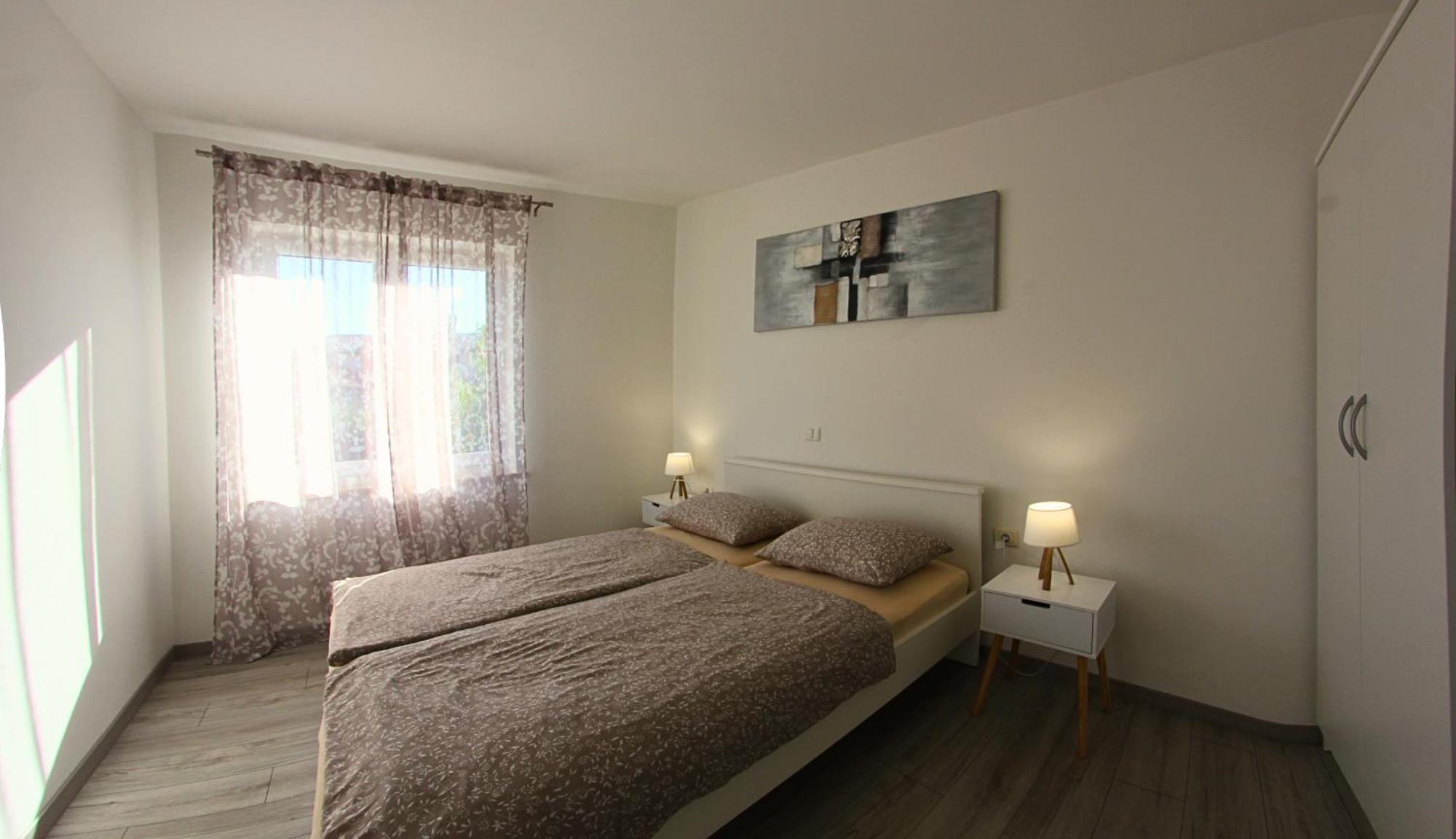 Apartments Goltes Ловречица Экстерьер фото
